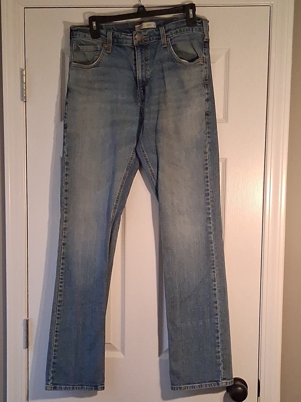 Signature by Levi Strauss Men's Light Denim Straight Jeans